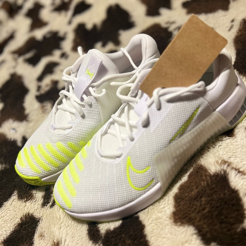 Nike White & Neon Yellow Metcon 9